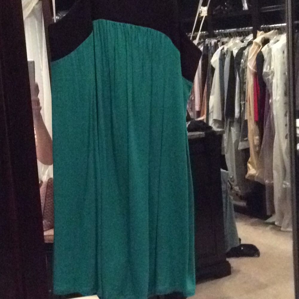 Green and black tunic, tank top, nwt, INC, M - Picture 4 of 6